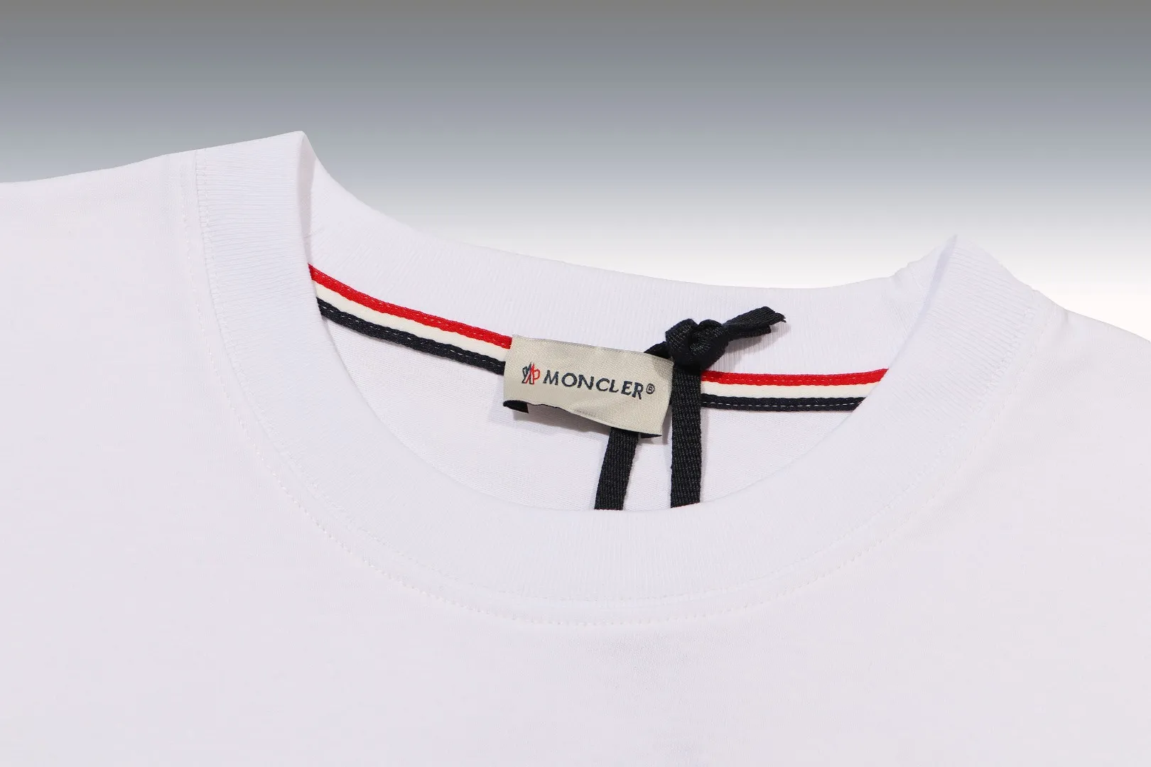 《Moncler~ 》2024New Arrival Quality T , Versatile Quality ！ ‼ 32 250G ‼ ， ， ， ， T 🤪 Sizes：S-M-L-XL-2XL ：Black，White， Same Style